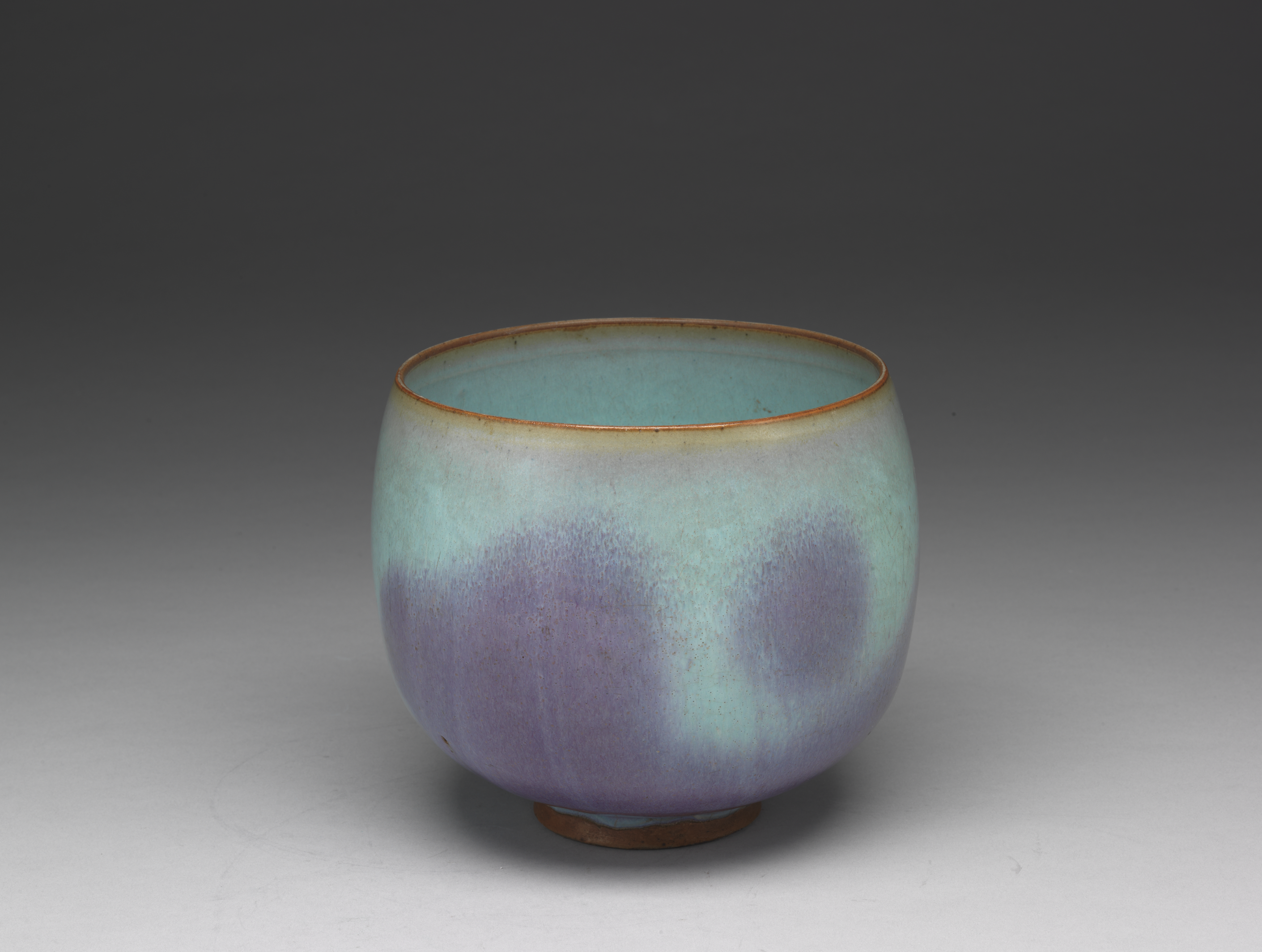 中国美術 鈞窯 斑紫釉 碗 φ10.5cm 古渡 茶道具伝来(K-YC351) 澱青釉紫紅斑杯 | 鈞窯 | 収蔵品詳細 | 作品を知る | 東京富士美術館