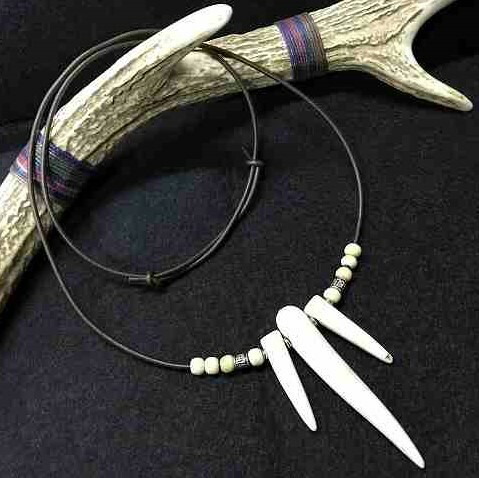 楽天市場】個性的！ 鹿角 3連 牙型ネックレス 鹿の角 鹿 アクセサりー