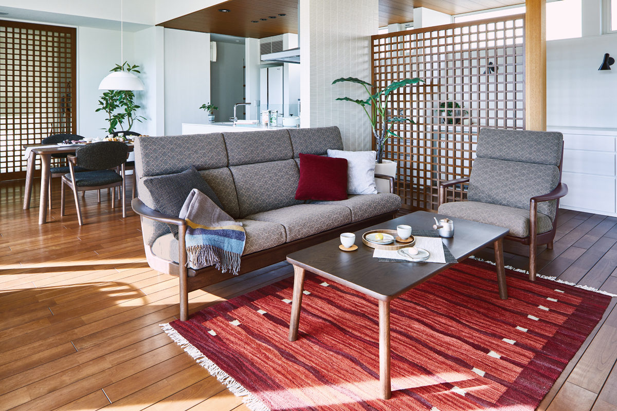 和にも洋にも合うハイバックソファ｜No.8200ソファ｜製品一覧｜浜本