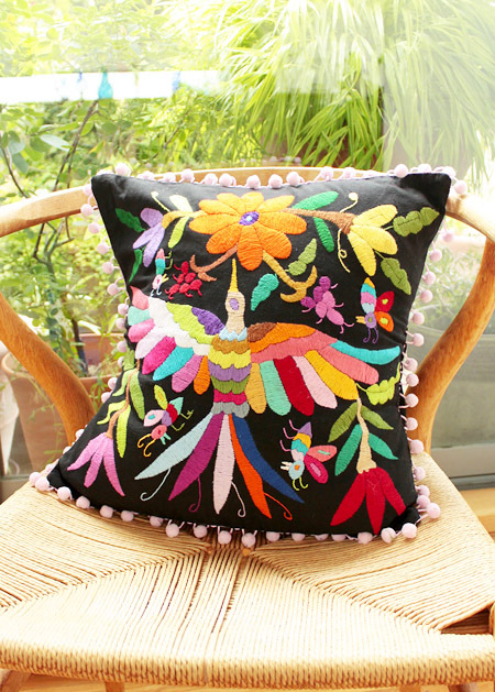 オトミ刺繍クッションカバー