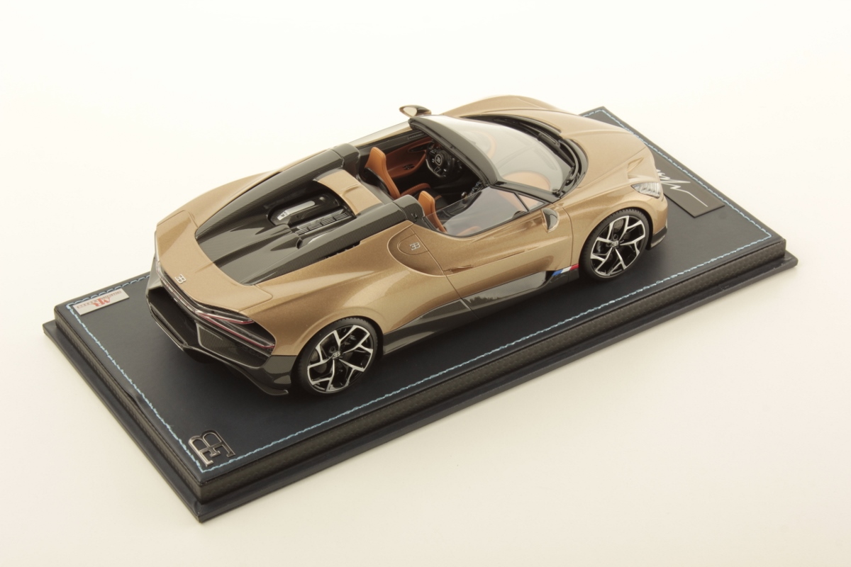 Bugatti W16 Mistral 1:18 | MR Collection Models