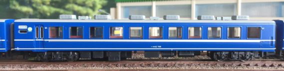 12系 お座敷列車 「カヌ座」＋「サロン佐渡」登場時が入線です