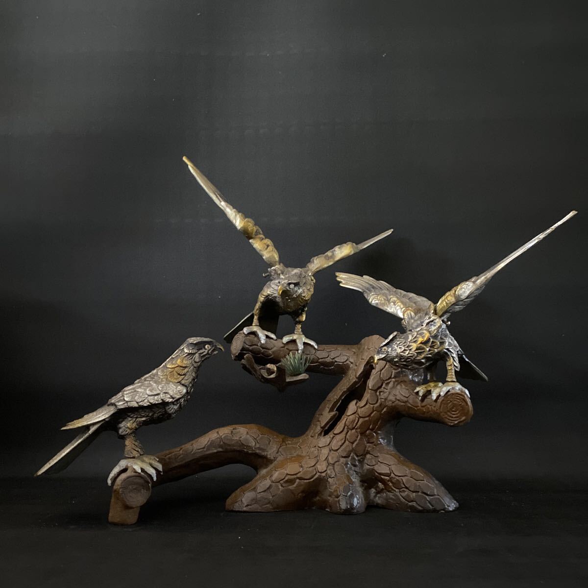 Yahoo!オークション -「鷹 置物」(鉄製) (金属工芸)の落札相場・落札価格