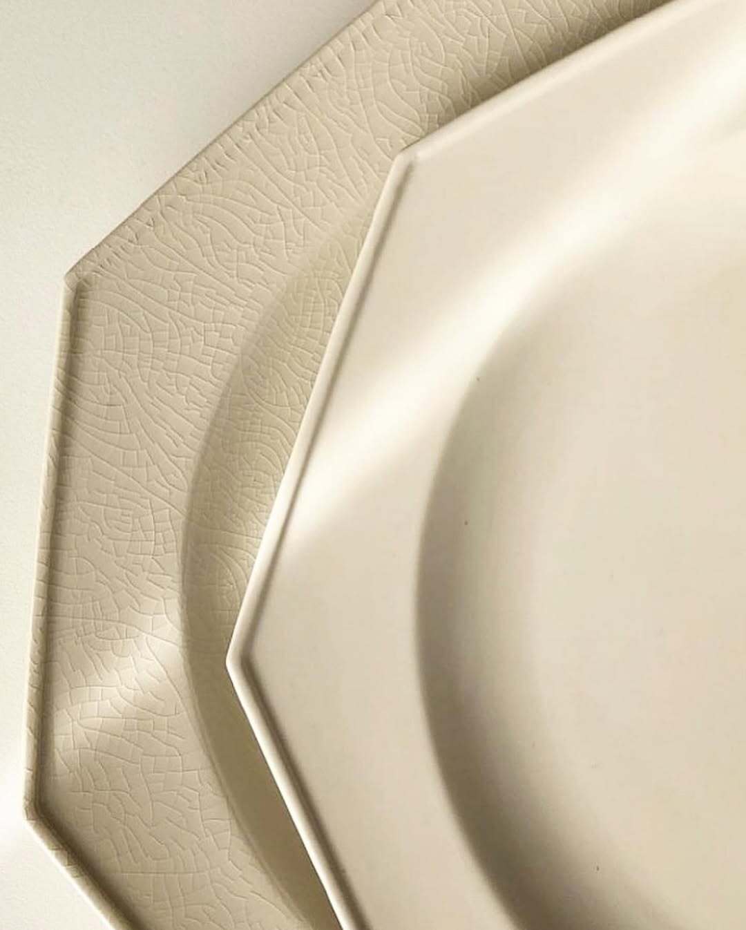 花リム皿(貫入)│石川隆児 | belk