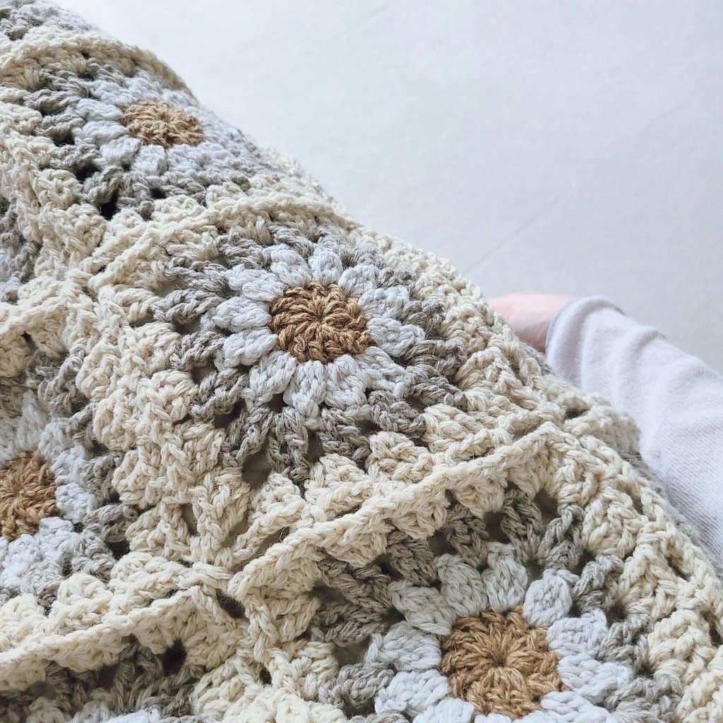 sawada itto×Jul Knittingコラボ・モチーフ編みのブランケット | ［hus