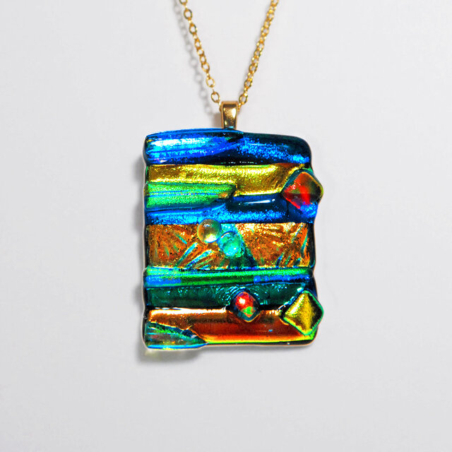 ダイクロガラス ペンダント：未来の眺望 | iichi 日々の暮らしを