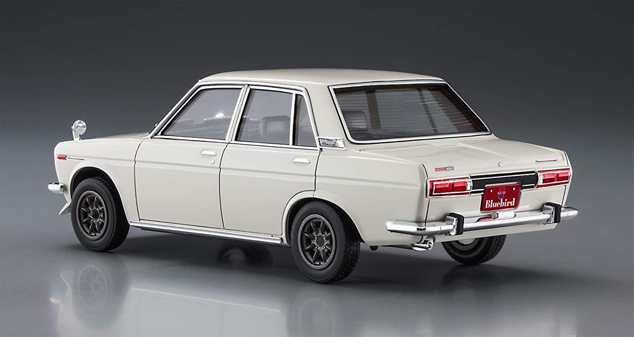 1/24 Datsun Bluebird 1600 SSS w/Chin Spoiler Plastic Model