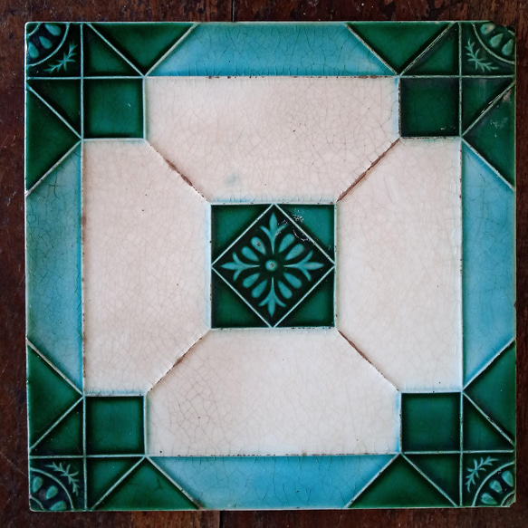 里帰り便・淡路島ダントー社のマジョリカタイル・100年前に海を渡った