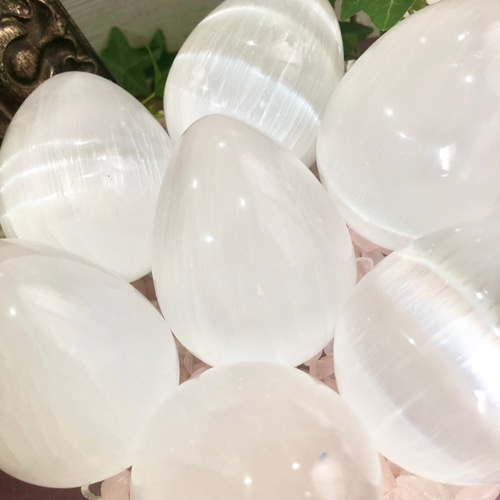 キャッツアイセレナイト 《癒しの石・高次元の世界と繋がる天使達の石