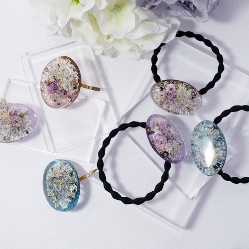 クリアレジンお花のポニーフック ブルー ボタニカル ドライフラワー