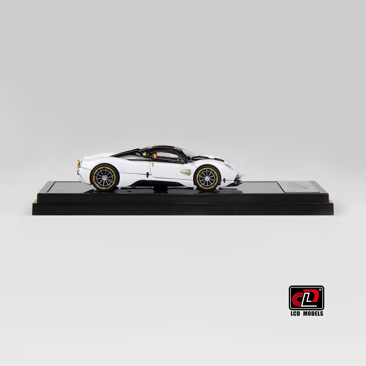 LCD 1:64 Pagani Utopia White LCD64039-BW – Horizon Diecast