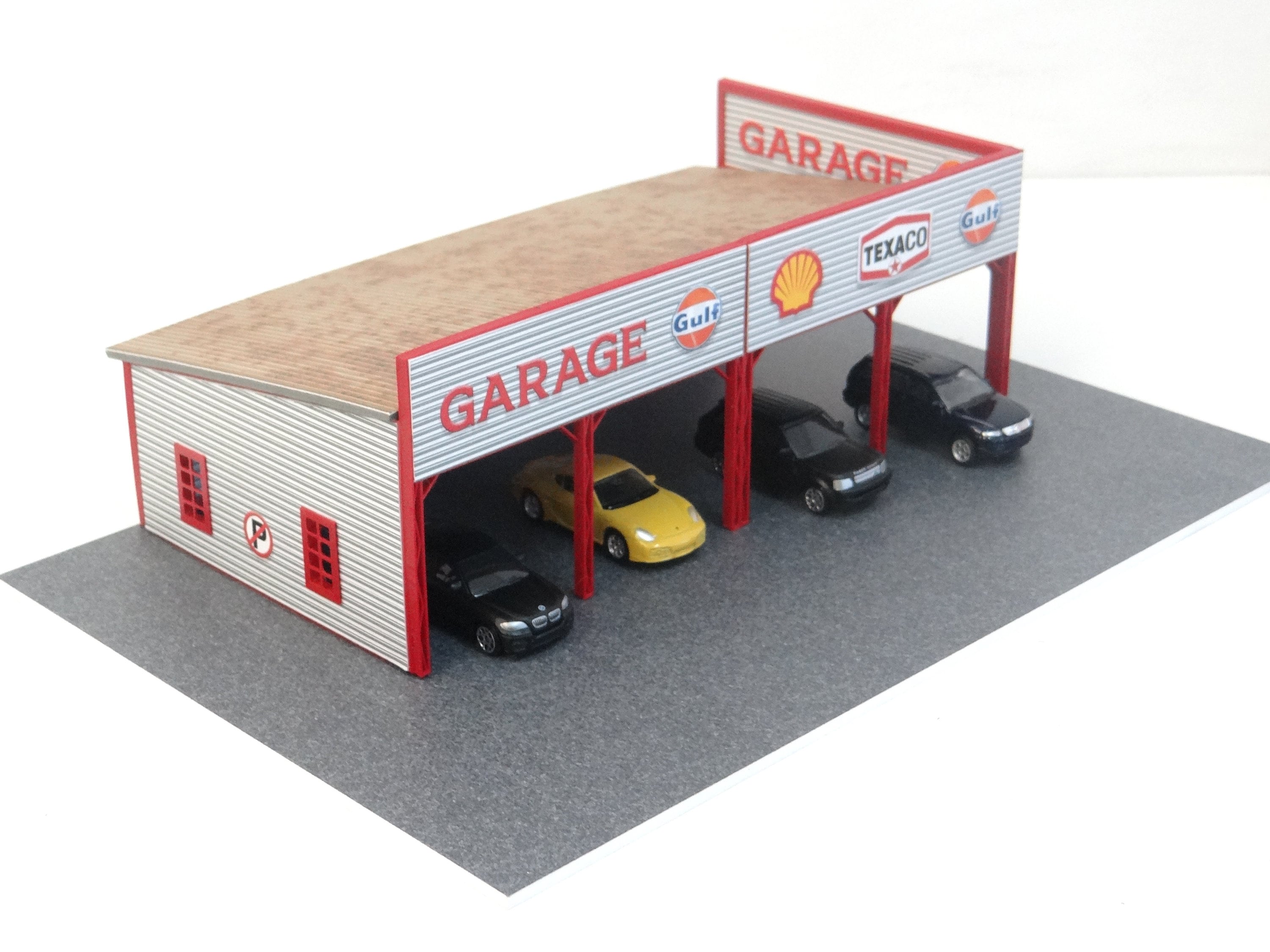 1:60/64スケールの自動車ガレージと大型駐車ベースジオラマ（ダイ