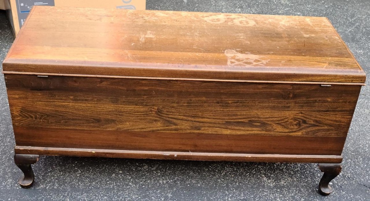 Vintage Caswell-Runyan Cedar Chest – VGC – BEAUTIFUL PIECE – LOCK