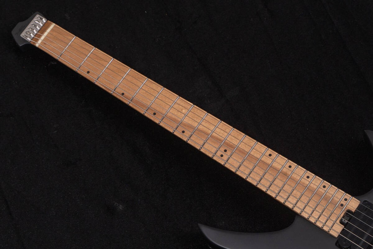 Electric Guitar HEX N500P Model Roasted Maple Black Headless with