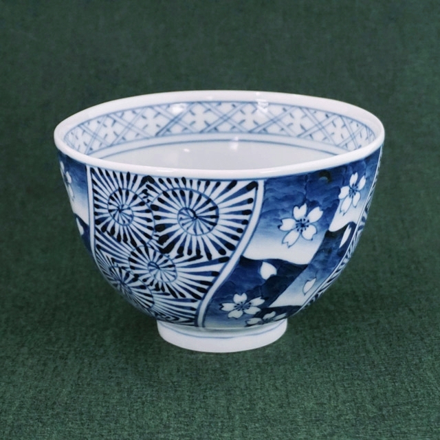 そうた窯｜染付桜祥瑞麺鉢（大）