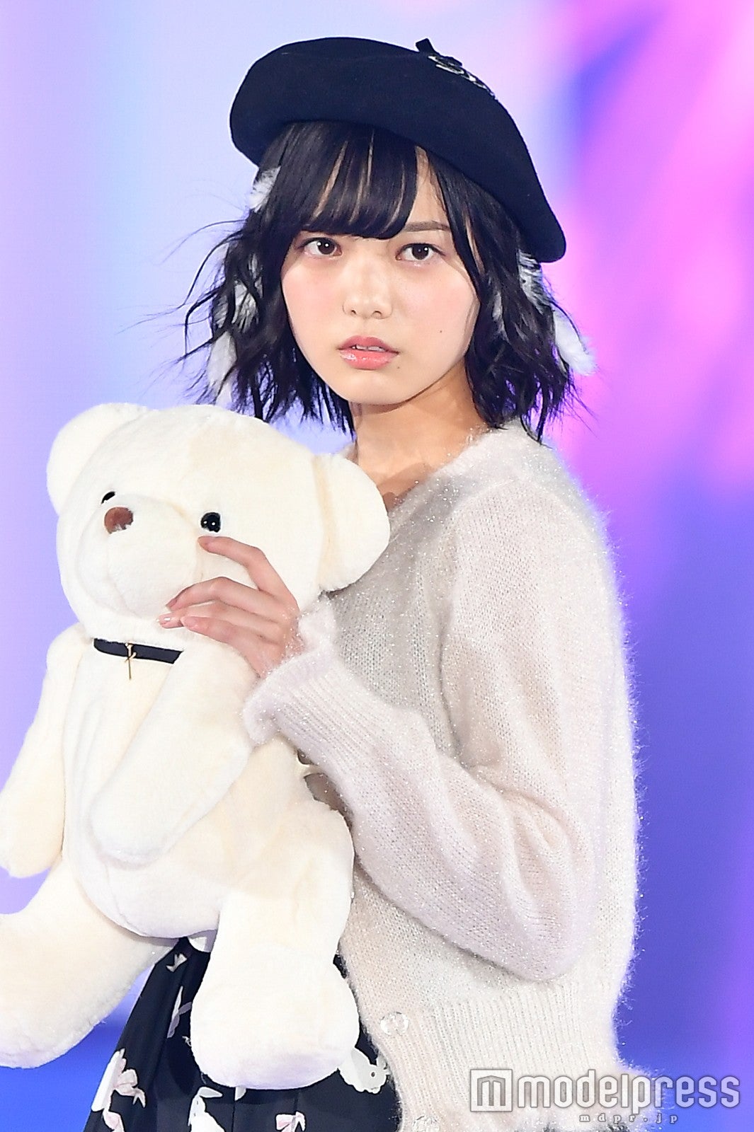 欅坂46平手友梨奈がランウェイデビュー “ガーリー×アンニュイ”で魅了
