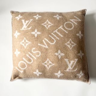 LOUIS VUITTON（クッション）のフリマアイテム一覧