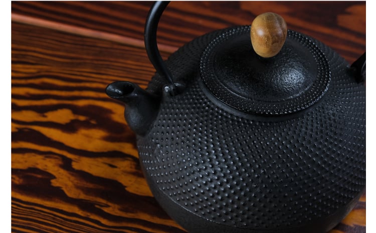 南部鉄器 鉄瓶（気づかい）平丸アラレ 1.6L 【IH対応】/ IH調理器 ih