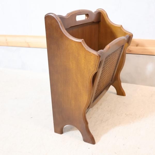 Karimoku(カリモク家具)のCOLONIAL(コロニアル)シリーズ マガジン
