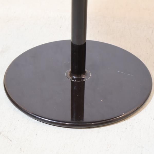 arflex(アルフレックス)よりLITS(リッツ) サイドテーブル ブラックです