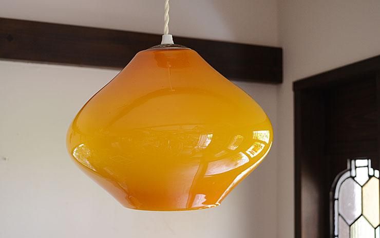 ヴィンテージ オレンジ色ガラスペンダントランプ｜アンティーク照明
