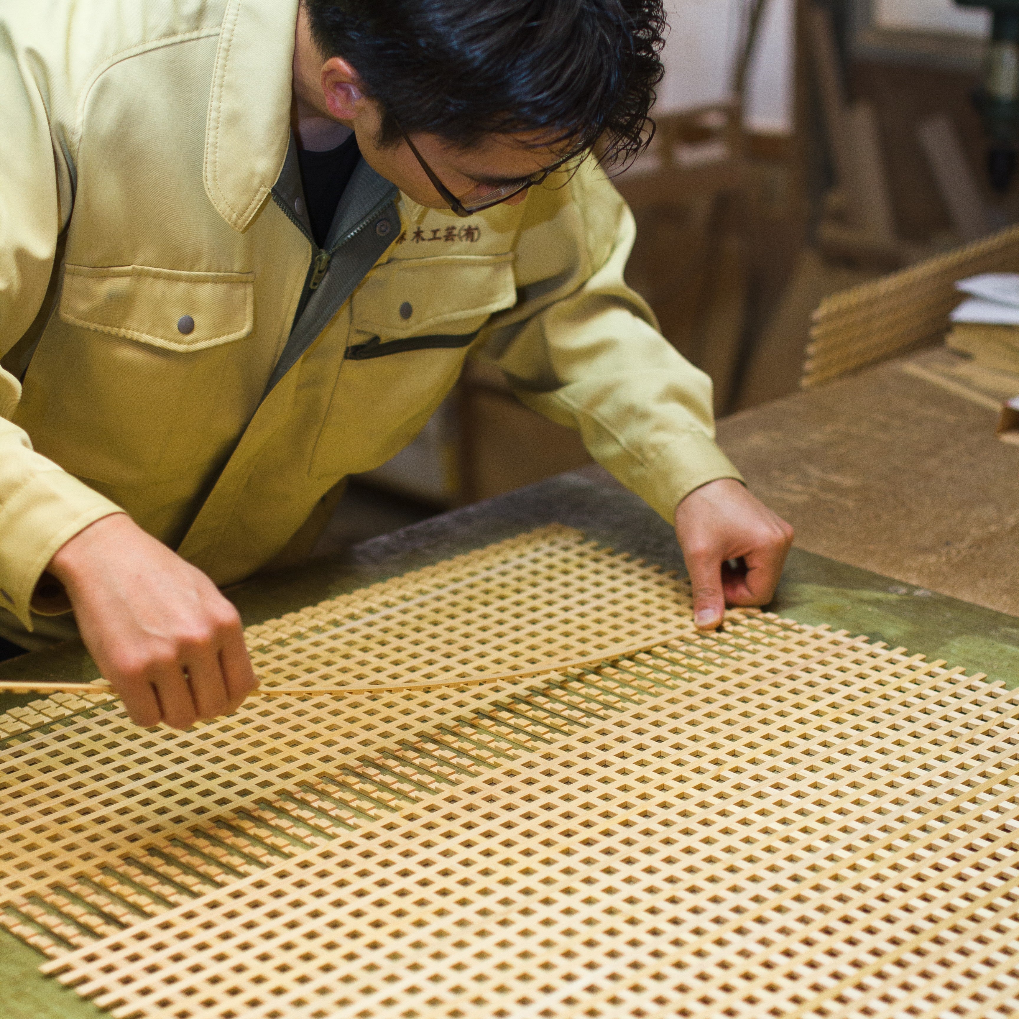 組子細工 フロアランプ | 麻の葉格子 | 木のあかり