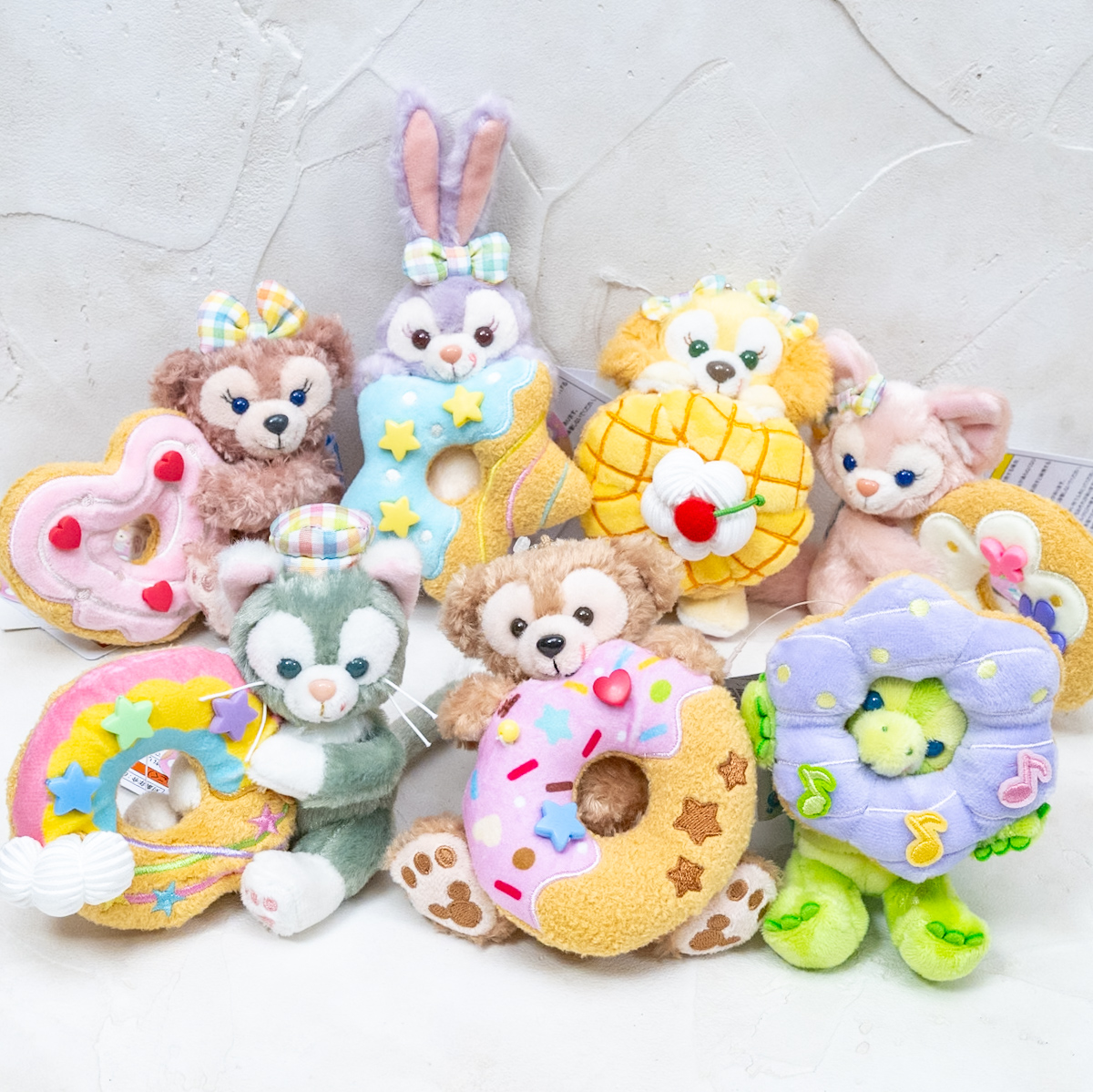 カラフルなドーナツデザイン！東京ディズニーシー「ダッフィー