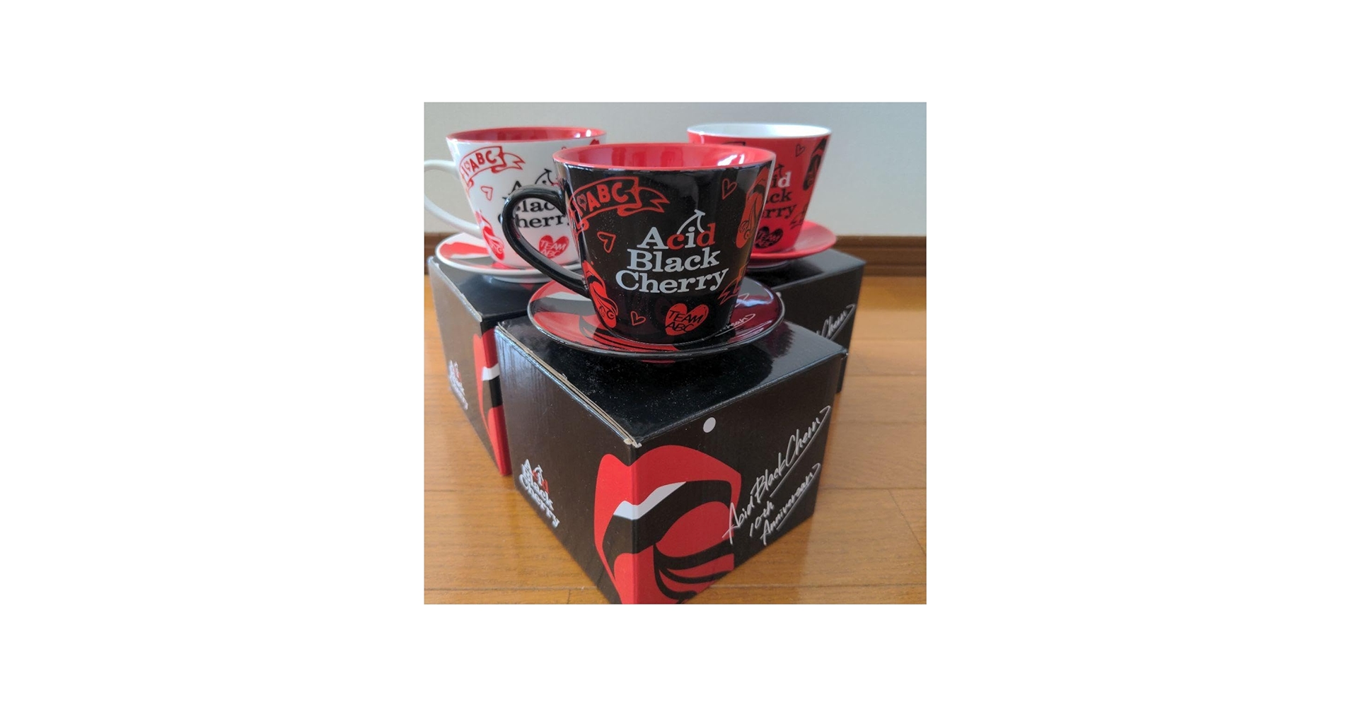 Amazon.co.jp: Acid Black Cherry マグカップ 3つセット ホビー グッズ