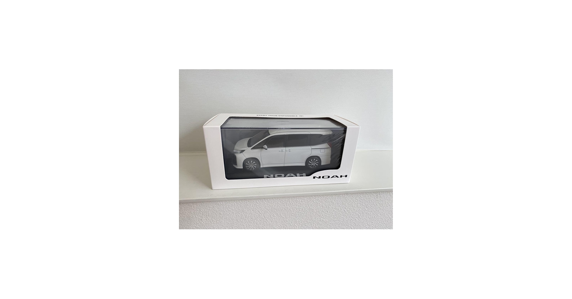 Amazon | ミニカー 1/30 新型 ノア S-Z 90系 カラーサンプル ミニカー