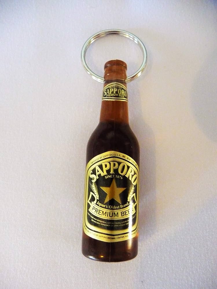 Amazon | Sapporo ミニビールボトルレプリカ/栓抜きキーホルダー | SAP