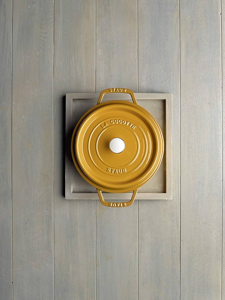 Amazon｜staub ストウブ 「 ココット ラウンド マスタード 22cm