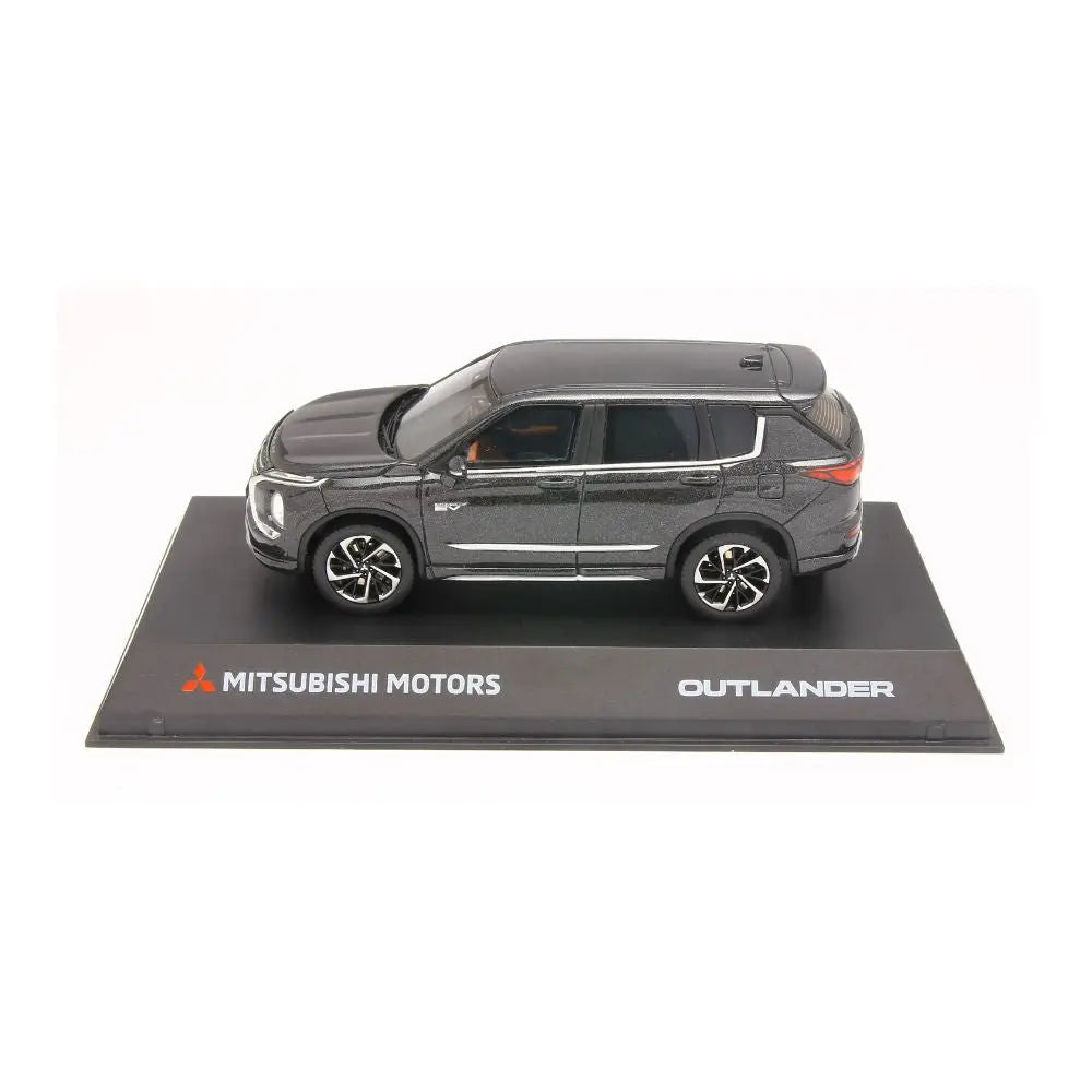 アウトランダーPHEV 1/43サイズ モデルカー（レジンモデル