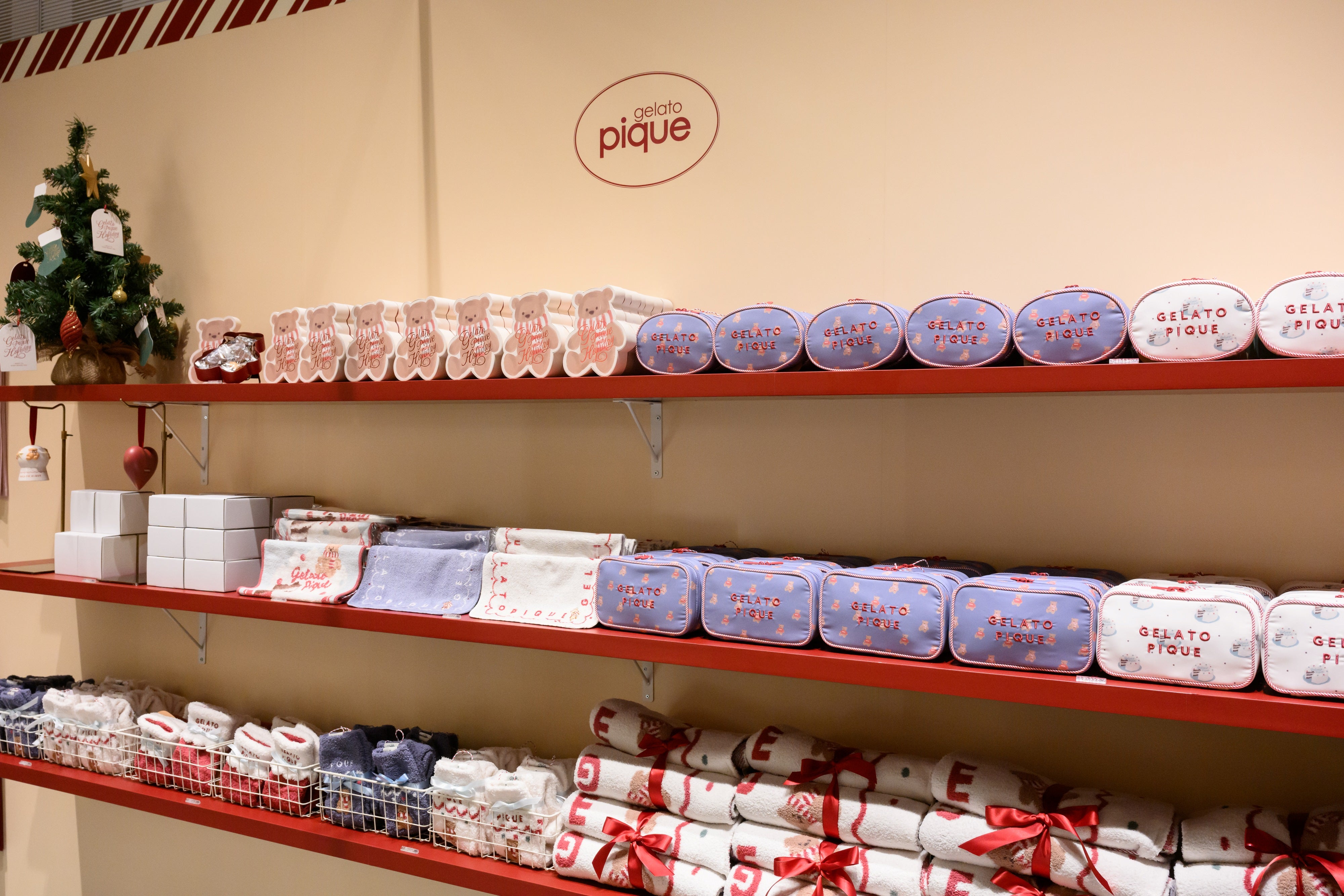 gelato pique クリスマスギフトマーケット】来場者4万人を突破し、限定