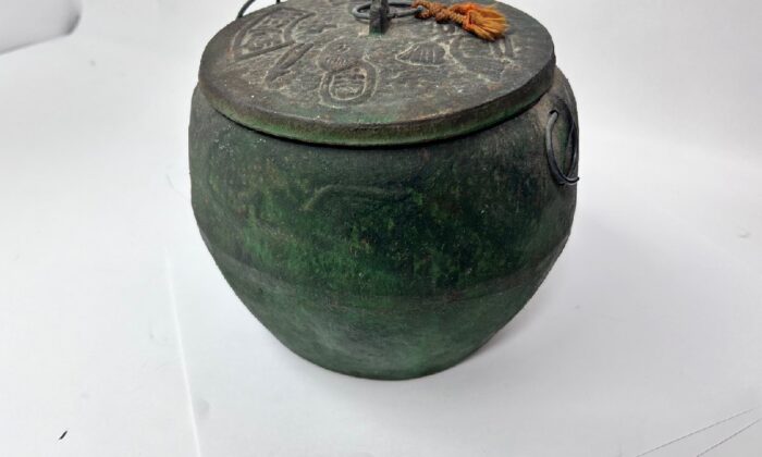 香蘭社 花瓶 花鳥図 「春」の壺 原画十三代酒井田柿右衛門作 香蘭社