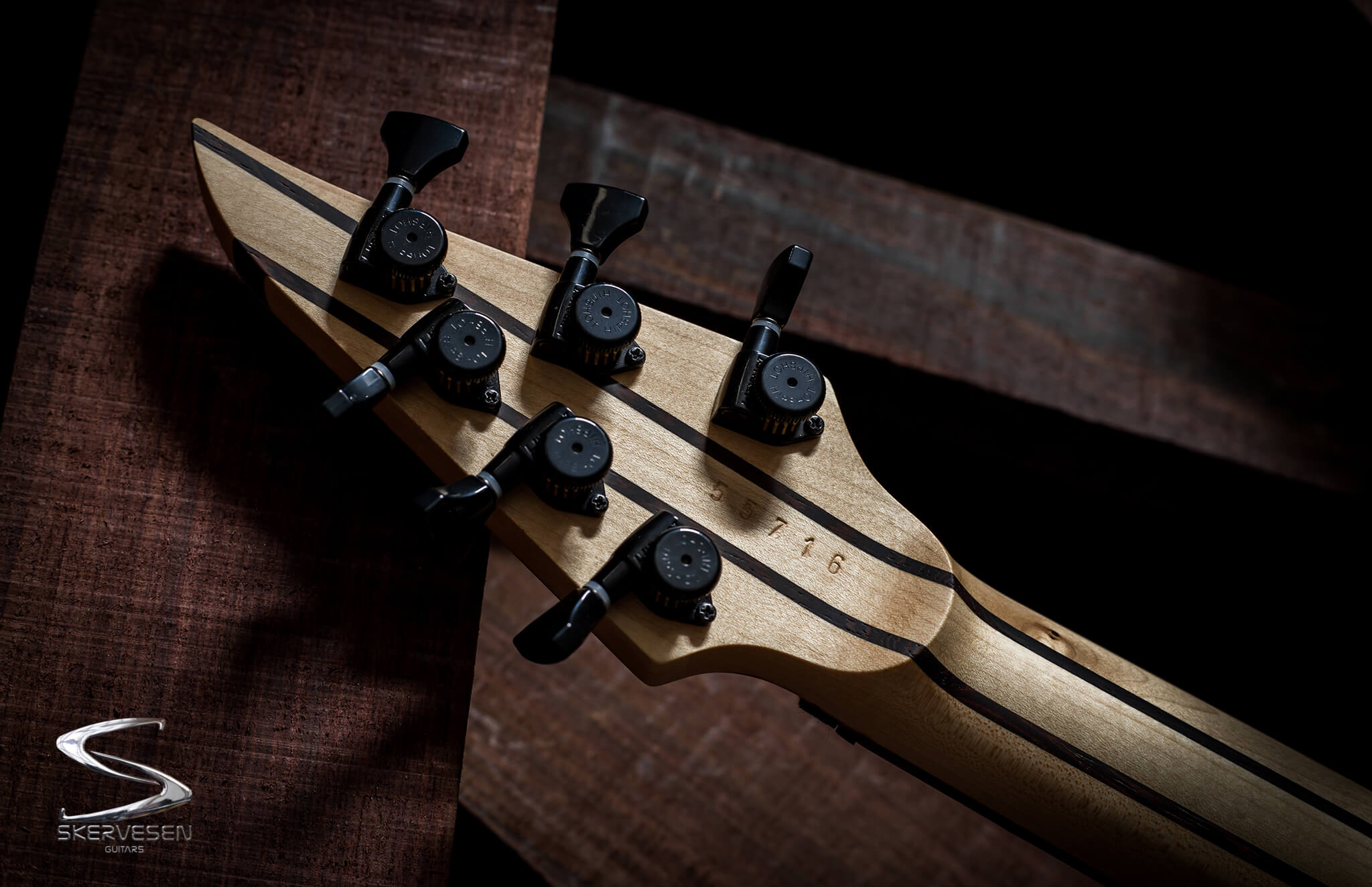 Raptor 6 - Versatile with classic design - Skervesen Custom Guitars