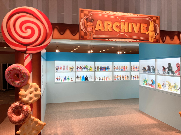 メディコム・トイの新作展示会「MEDICOM TOY EXHIBITION '24」ソフビ