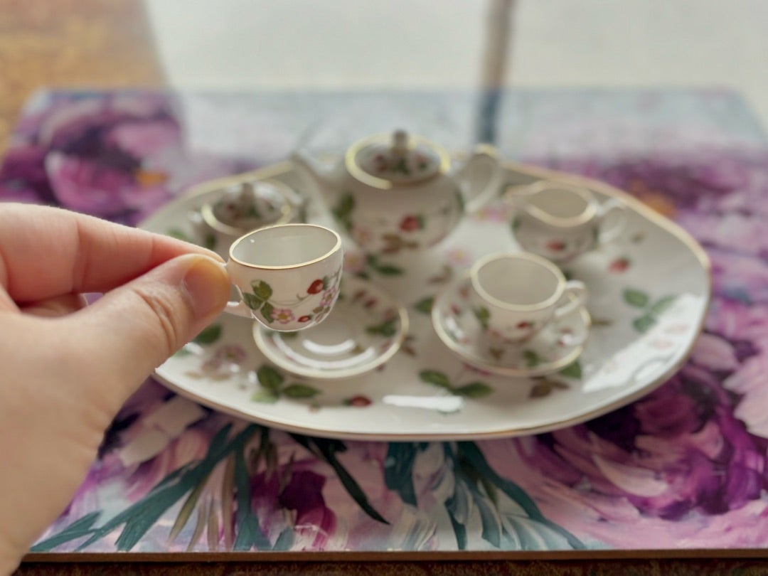 ウェッジウッドワイルドストロベリーで1番お気に入りのティーセット