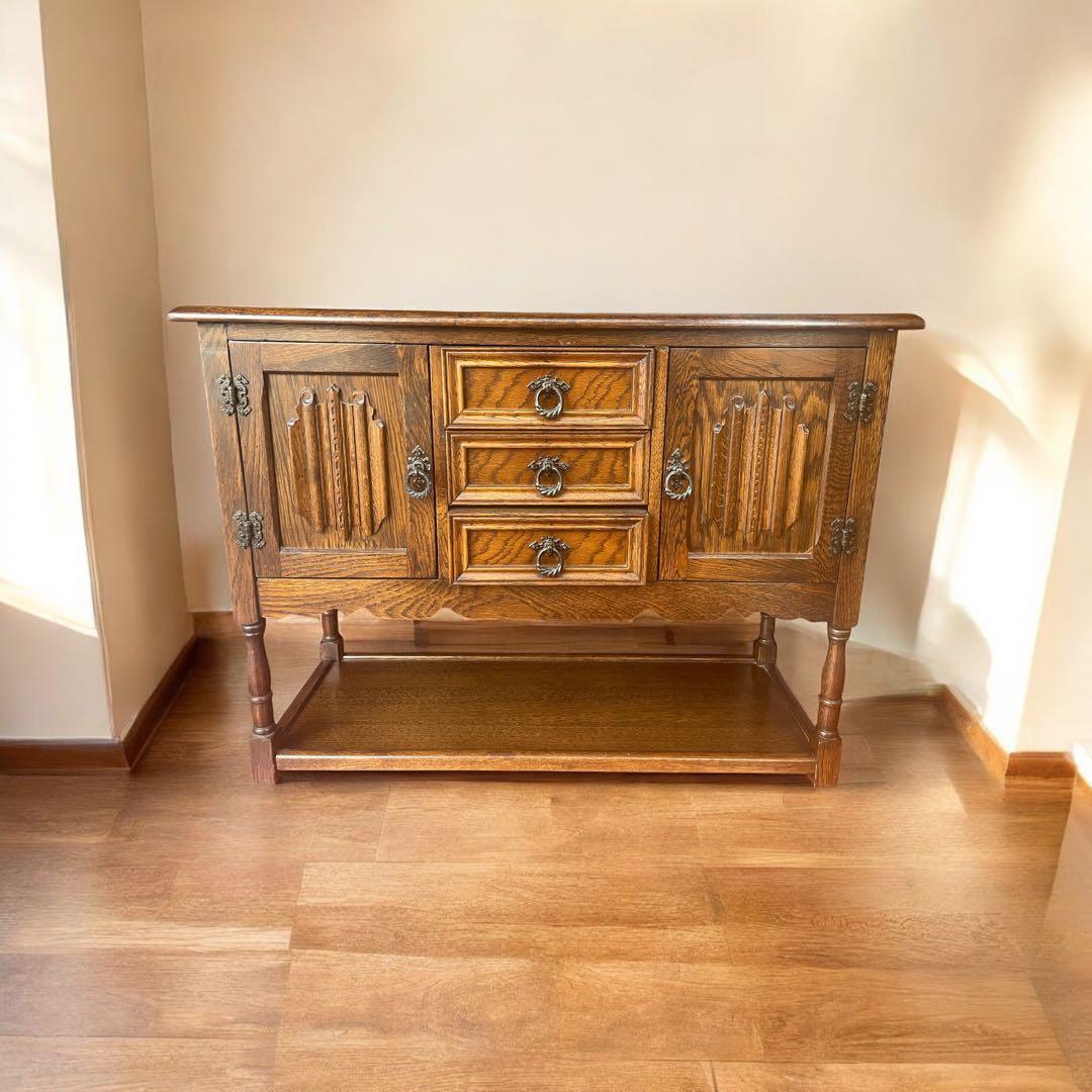 イギリス オーク リネンホールド サイドボード キャビネット ヴィンテージ リネンホールド – camori ヴィンテージ家具・北欧インテリアの通販サイト