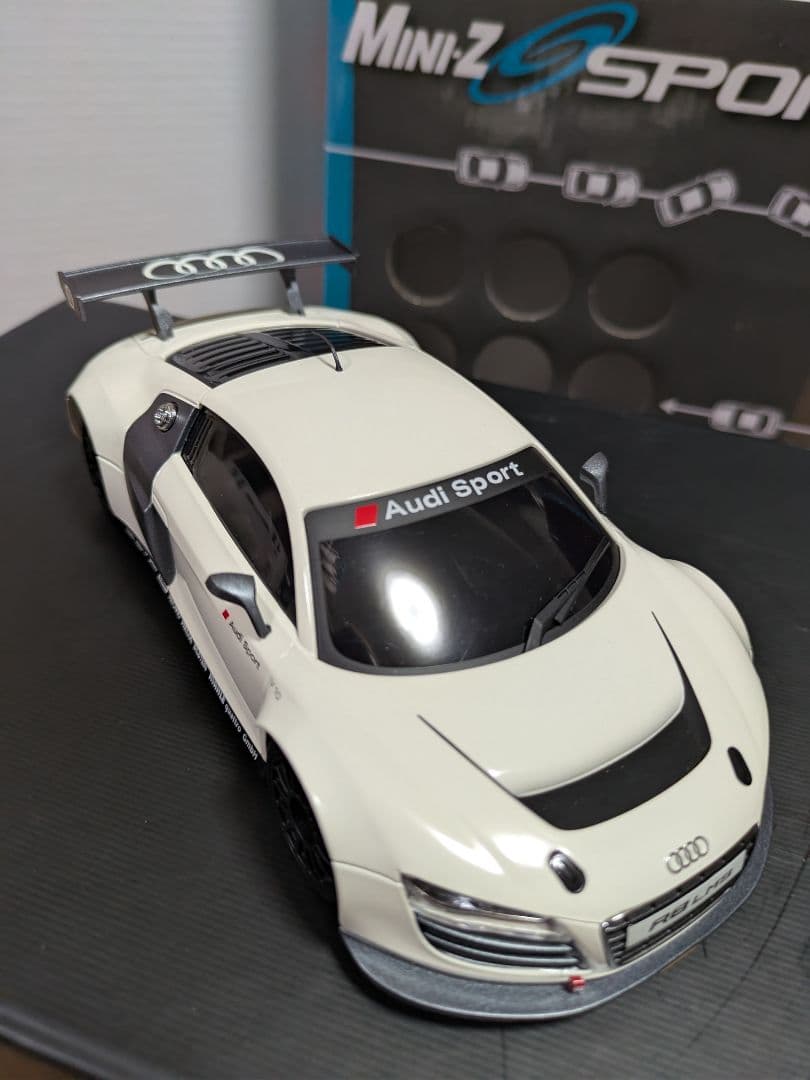 ミニッツ Awd sports　 ドリフトパック　Audi R8 LMS MINI-Z RWD Audi R8 LMS 2016 “Black/Red” Readyset 32344BKR - KYOSHO RC