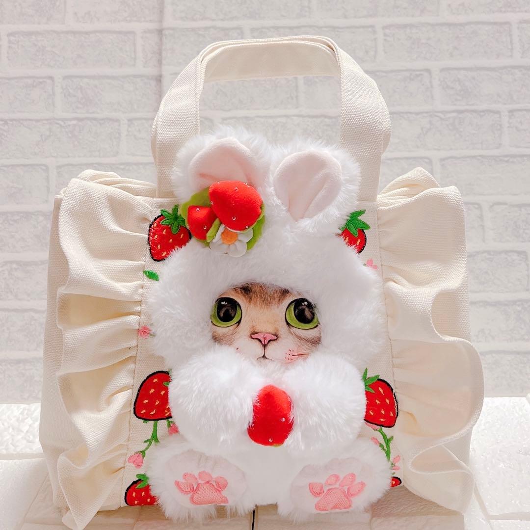 コヤンイサムチョン うさぎ サンダーちゃん のいちご刺繍 フリルトートバッグ コヤンイサムチョン うさぎ サンダーちゃん のいちご刺繍 フリルトート