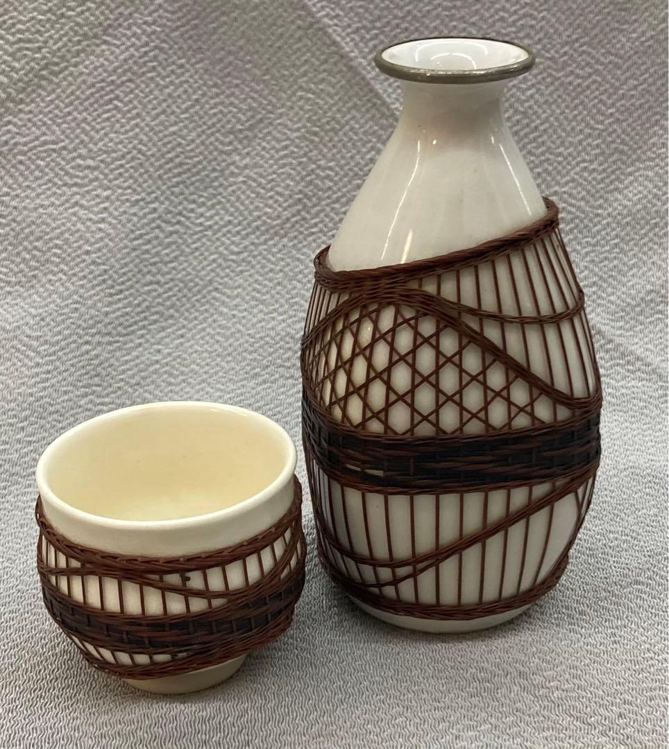 B25s  砥部焼　「淡黄磁竹編飾り付き酒器」銚子　猪口　古砥部　愛山向井　愛媛 砥部焼の和食器 酒器 【砥部工房 からくさ】