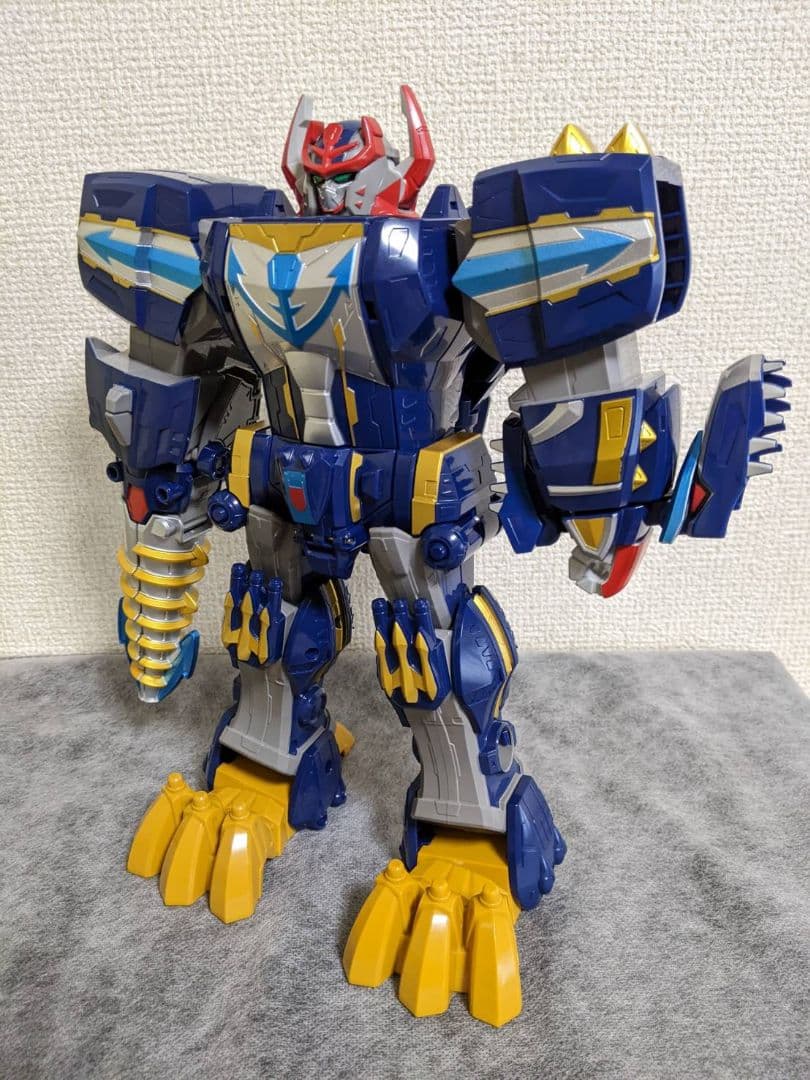 海賊戦隊ゴーカイジャー 海賊合体 DX豪獣神 (※破損あり。) - メルカリ