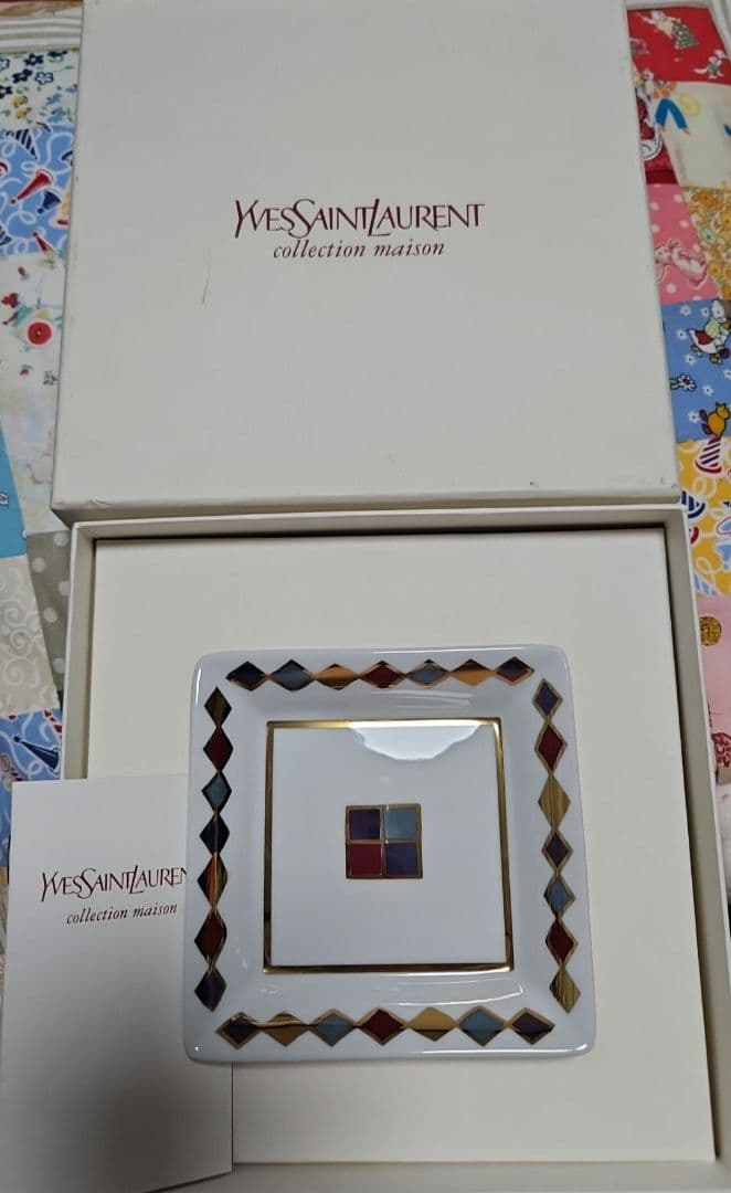 イヴサンローラン　スクエアトレイ Yves Saint Laurent YSL イヴ・サンローラン スクエア ウォッチ 腕時計
