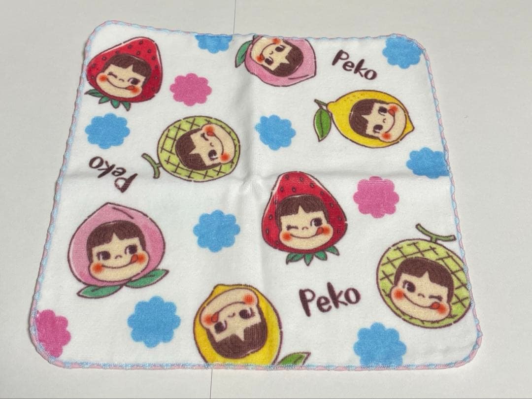 pekoちゃん　イッツデモコラボ　フルーツ柄　ミニタオル ペコちゃん」x「ITS'DEMO」フルーツのモチーフ柄＆レター柄のグッズが