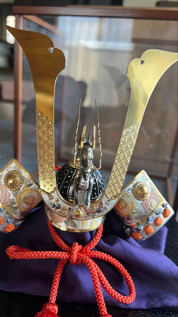 純銀 兜 (剣付) 銀細工 関工芸 武比古 ケース飾り - メルカリ