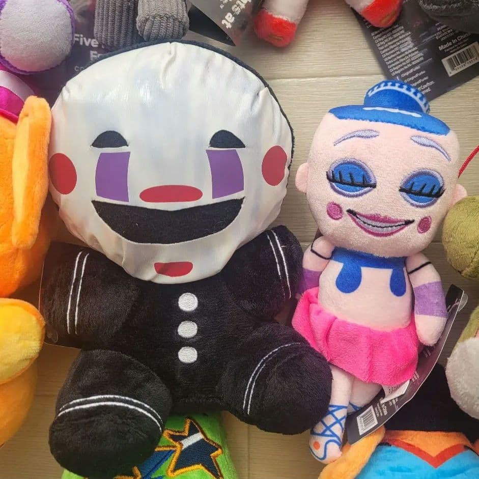 fnaf ファイブナイツアットフレディーズ ぬいぐるみ まとめ売り - メルカリ