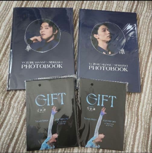 羽生結弦　雪肌精みやび『GIFT』　オリジナルデザインミラー　フォトブック 雪肌精みやび』×『羽生結弦選手』 「オリジナルフォトブック