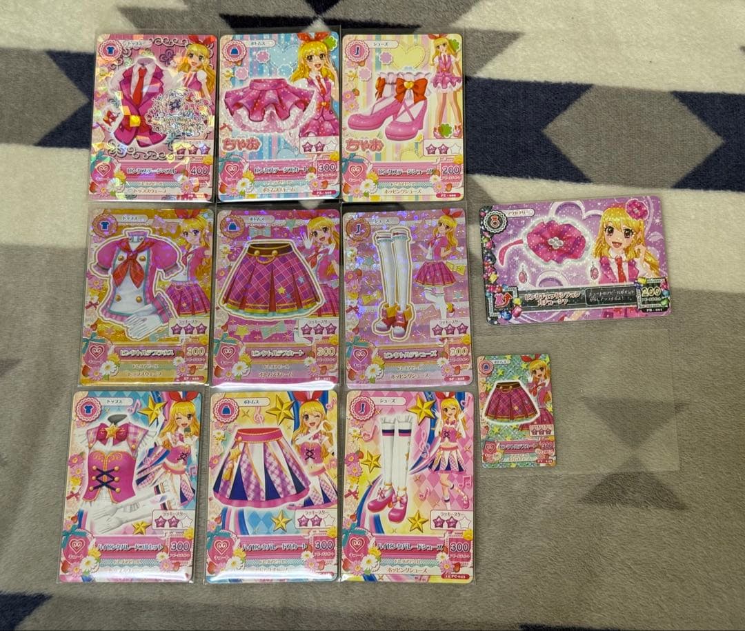 アイカツカード　星宮いちご　スクールドレス アイカツカード 星宮いちご スクールドレス ピンクトルテコーデ