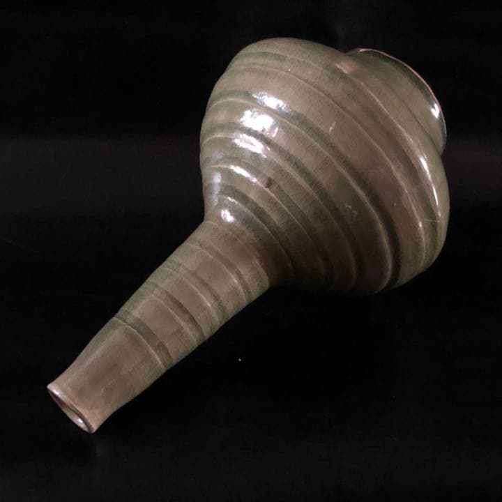 古美術◼️蔵からかなり美しい曲線の緑色の壺、壷、花瓶が出てきました。花道具、茶道具 色絵藤花文茶壺 文化遺産オンライン