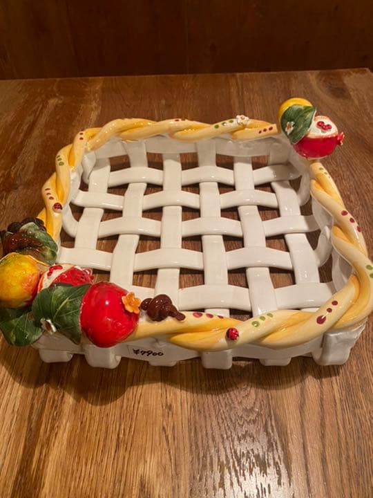 南イタリアのソレント半島の陶器カゴ 陶器のキャニスター barocco 蓋付き陶器 マヨリカ焼き イタリア陶器